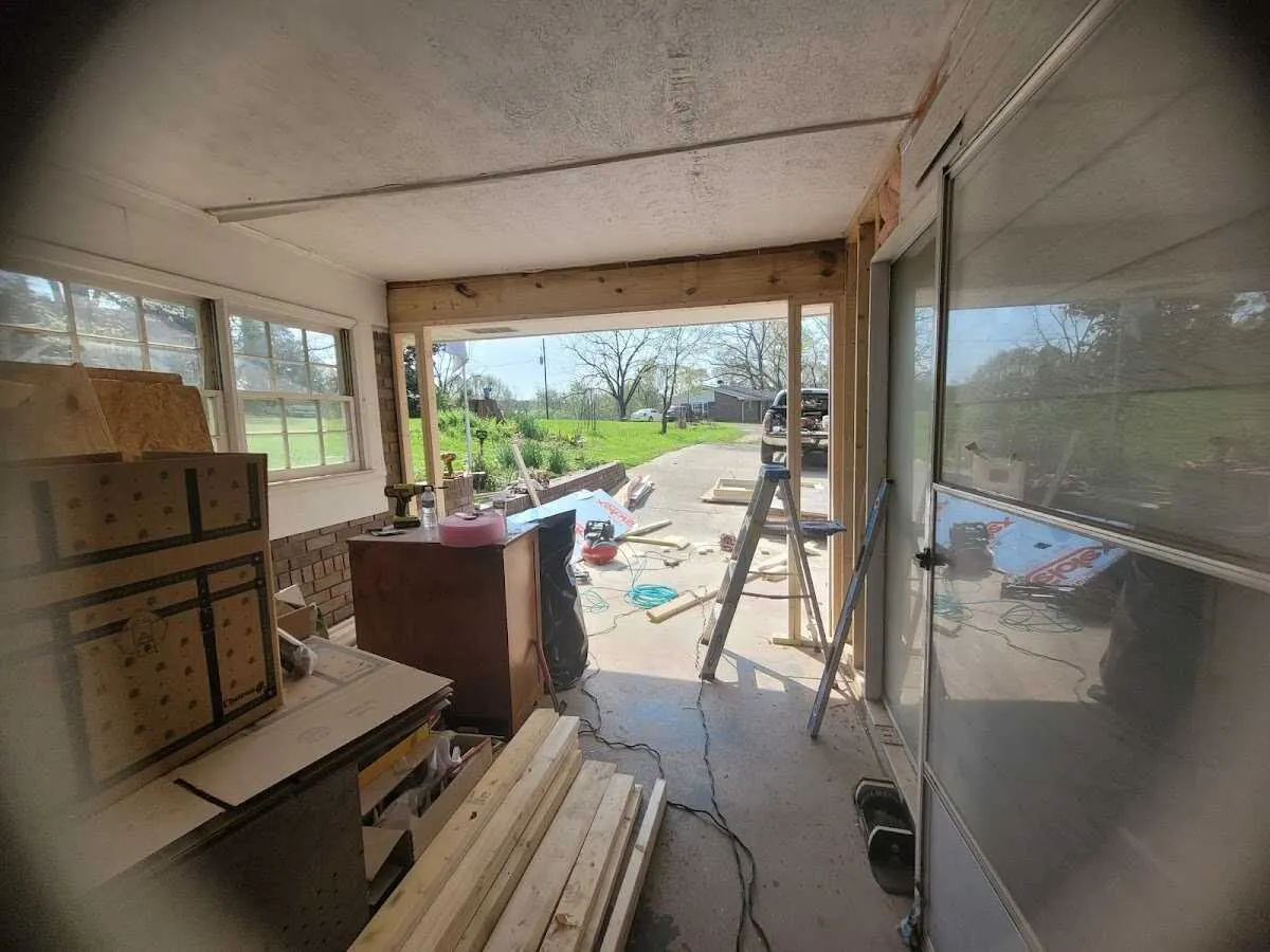 Air movers and dehumidifier for Drying & Dehumidification in Smyrna